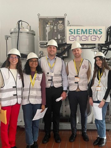 ESMT Berlin Part-time MBA students on a class visit to Siemens