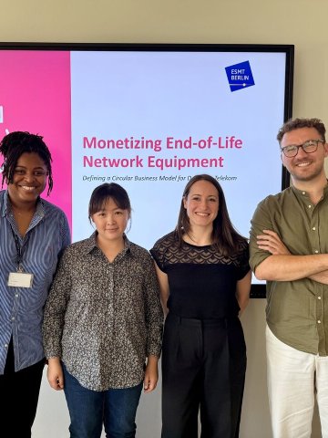 Picture of ESMT Berlin Full-time MBA students during their SIP project with Deutsche Telekom