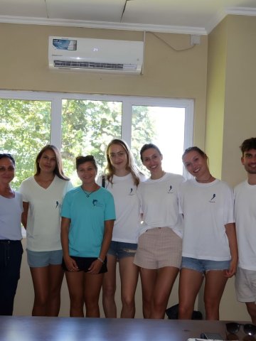 ESMT Berlin Master in Global Management students presenting a group project in the Seychelles