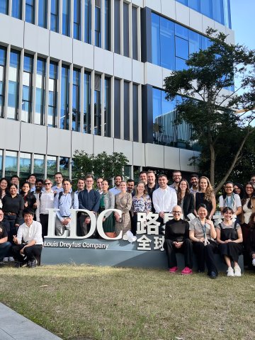 The ESMT Berlin Part-time MBA students on a company visit to the Louis Dreyfus Company (LDC) while on the International Field Seminar to China