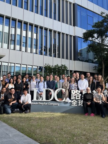 The ESMT Berlin Part-time MBA students on a company visit to the Louis Dreyfus Company (LDC) while on the International Field Seminar to China