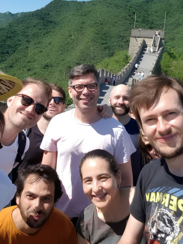 The ESMT Berlin Full-time MBA class of 2019 standing on the Great Wall of China during a class trip to Asia
