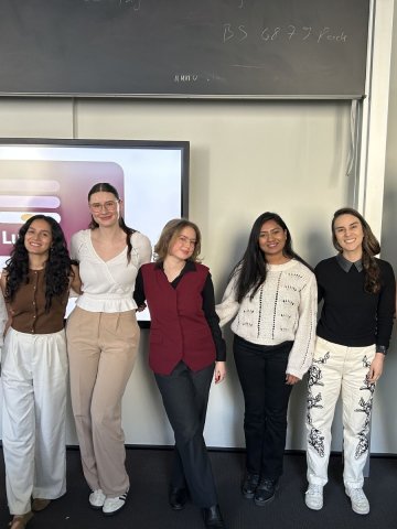 ESMT Berlin Master in Innovation and Entrepreneurship students Jasmin Mantwill, Laura Ruiz, and Gwyneth-Tyger Carys Neumann with ESMT staff in Stockholm