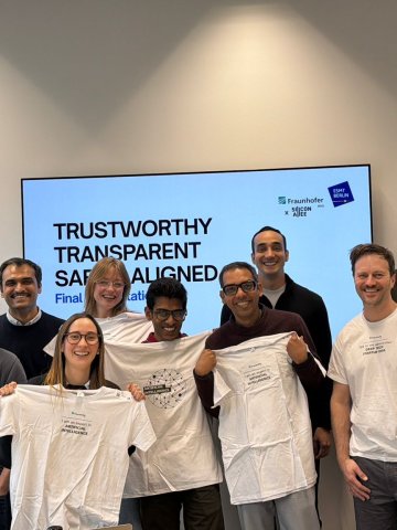 A team of ESMT Berlin Full-time MBA students (Class of 2026) and their mentors during their capstone project with Fraunhofer HHI