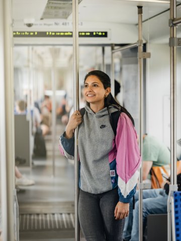 ESMT Berlin Full-time MBA alum Farah Nafi' on the uBahn in central Berlin