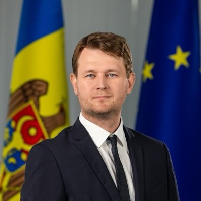 Minister of Finance from ESMT Berlin