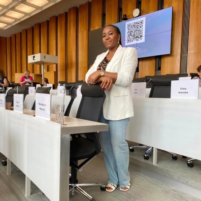 Chika Ananaba in an ESMT Berlin lecture hall
