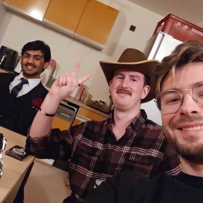 A photo of ESMT Berlin master's student Alexander Berner with friends from class