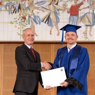 ESMT Berlin alum Jarek Kulik at his Global Online MBA graduation ceremony