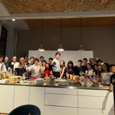 Master in Innovation and Entrepreneurship student Valentina Vergara Stange and her cohort making tacos together
