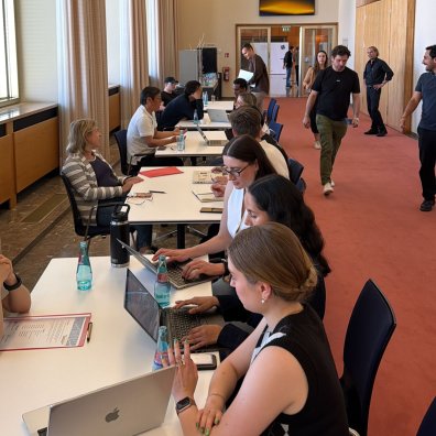 ESMT Master in Innovation and Entrepreneurship students in a mentorship session