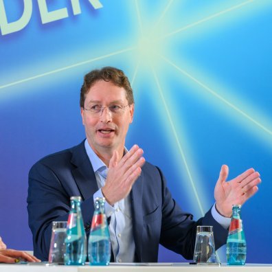 Ola Källenius, CEO of Mercedes-Benz, on stage at ESMT Berlin during the Today's Global Leader event