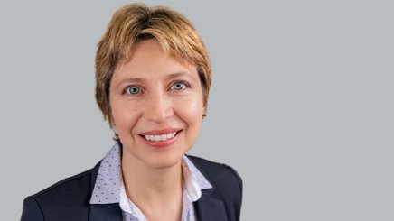 This is a photo of Monica Perez, ESMT Berlin.